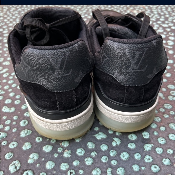 Louis Vuitton Trainer Sneakers - Size 44/10.5 Mens - Black and White - Picture 4 of 6